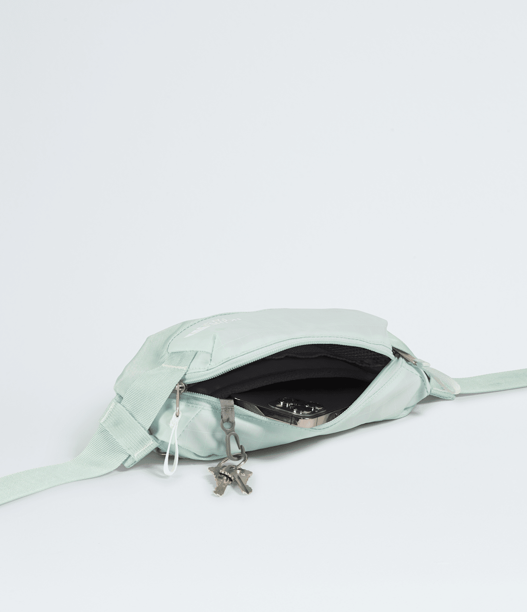 The North Face Base Camp Voyager Lumbar