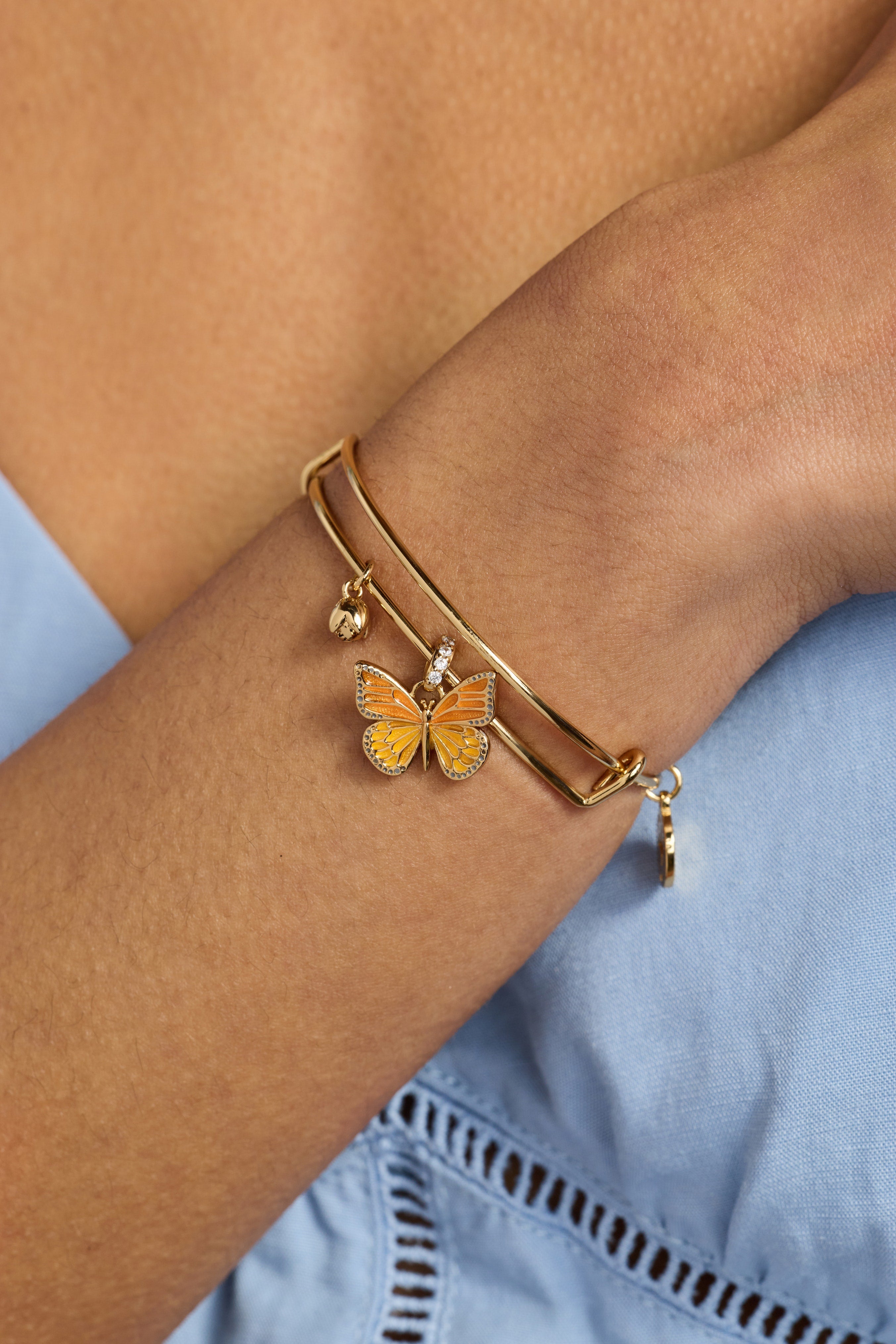 New York Botanical Garden® Monarch Butterfly Charm Bangle Gold | Alex and Ani