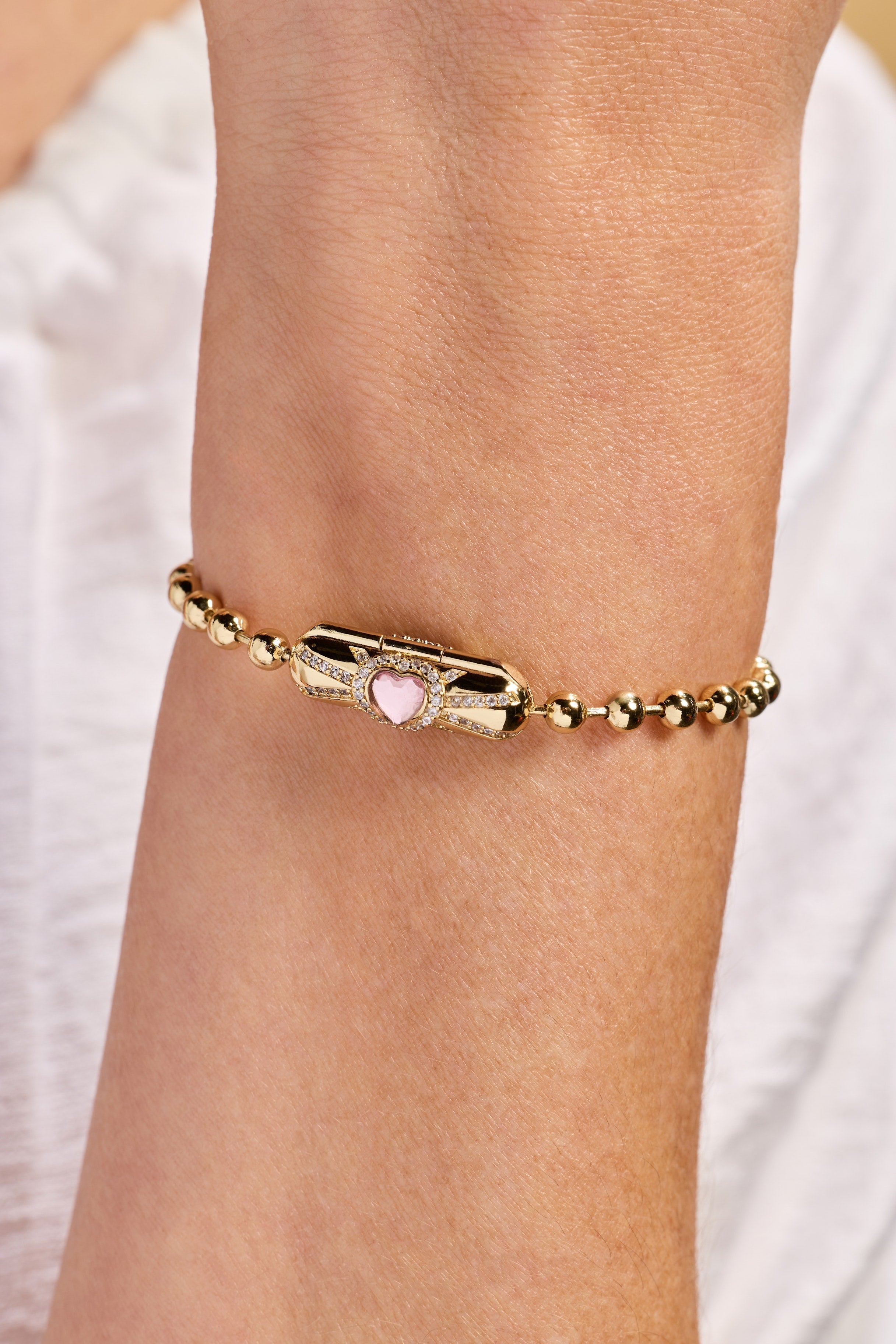 Heart Barrel Closure Bracelet Gold | Alex and Ani