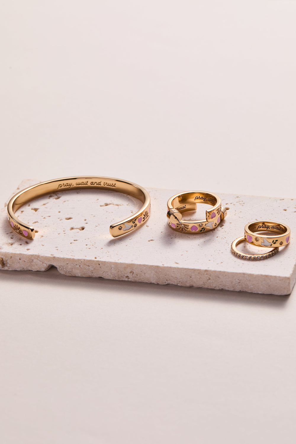 Pray, wait and Trust hoop earring Gold | Alex and Ani
