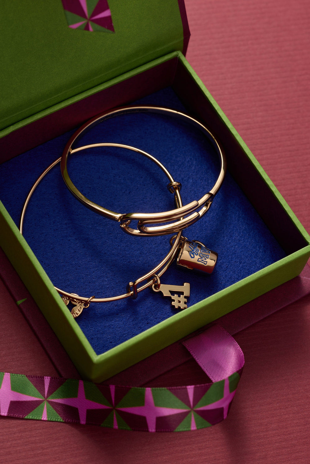 #1 'Office MVP' Mug Bangle Gold | Alex and Ani