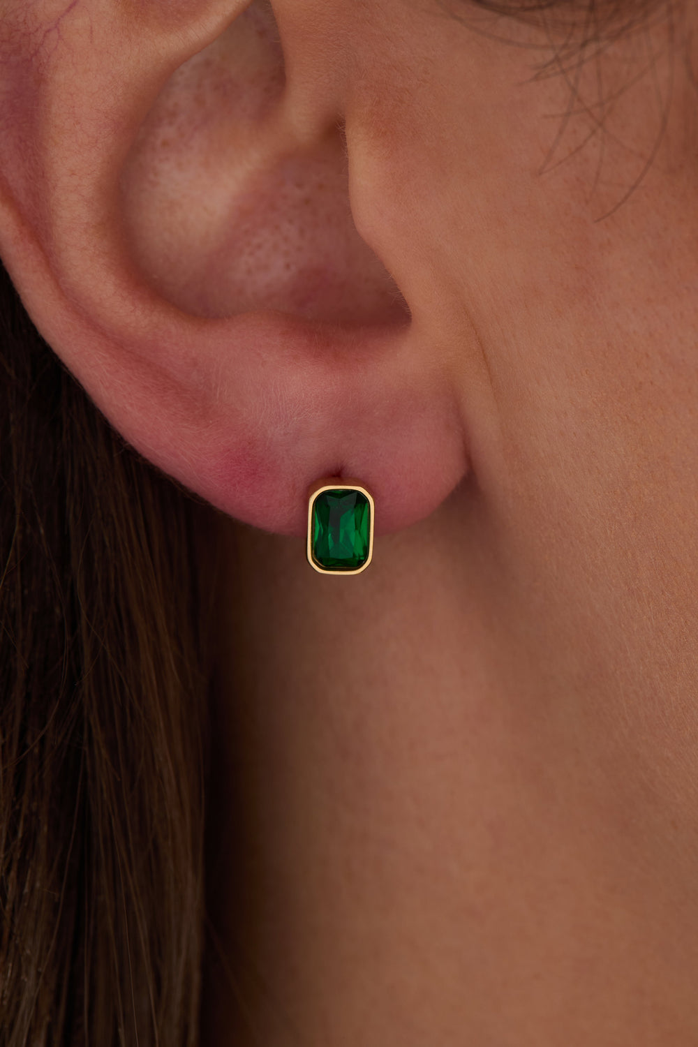 May Emerald-Cut Birthstone Stud Stainless Steel Gold | Alex and Ani