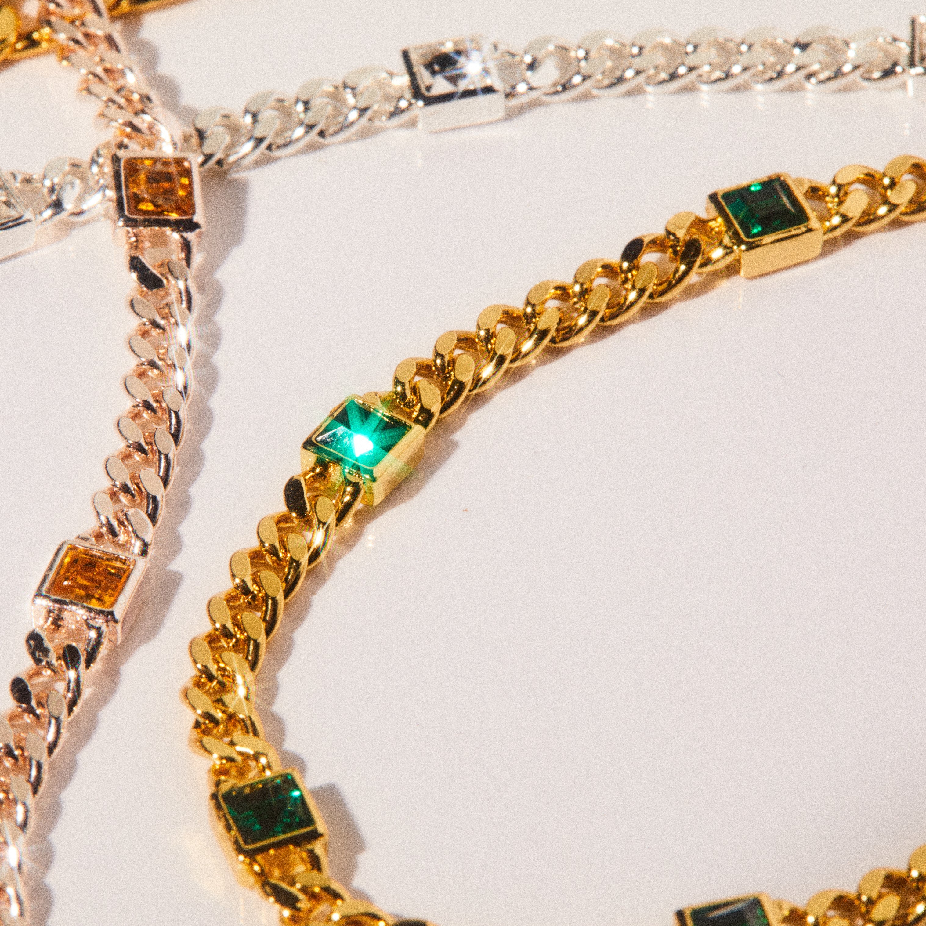 Emerald Curb Chain Bracelet, May Birthstone Gold | Alex and Ani