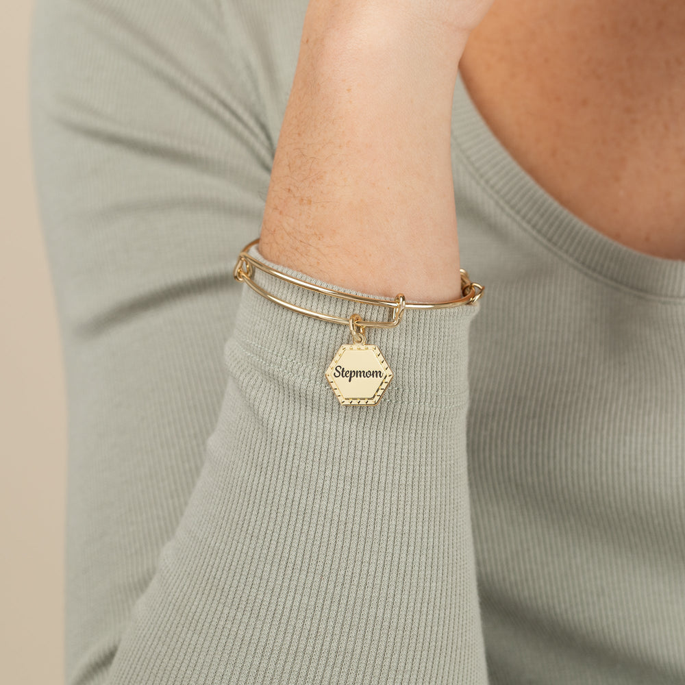 Stepmom 'You're In My Heart Forever' Charm Bangle Shiny Antique Gold | Alex and Ani