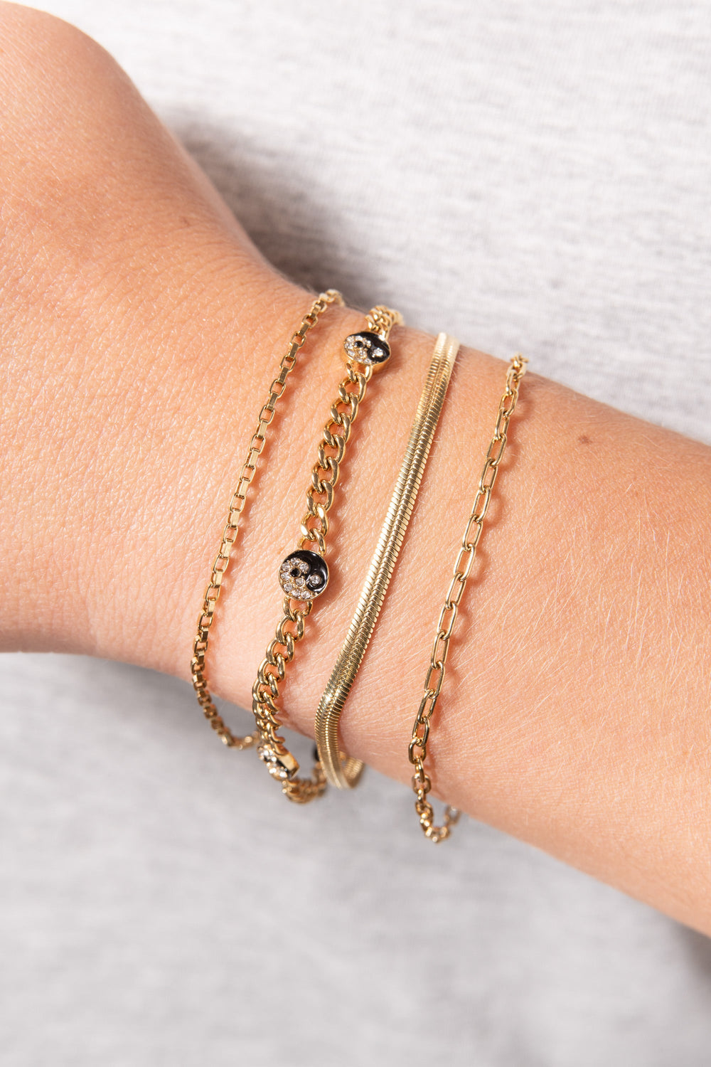 Yin Yang Curb Chain Bracelet Stainless Steel Gold | Alex and Ani
