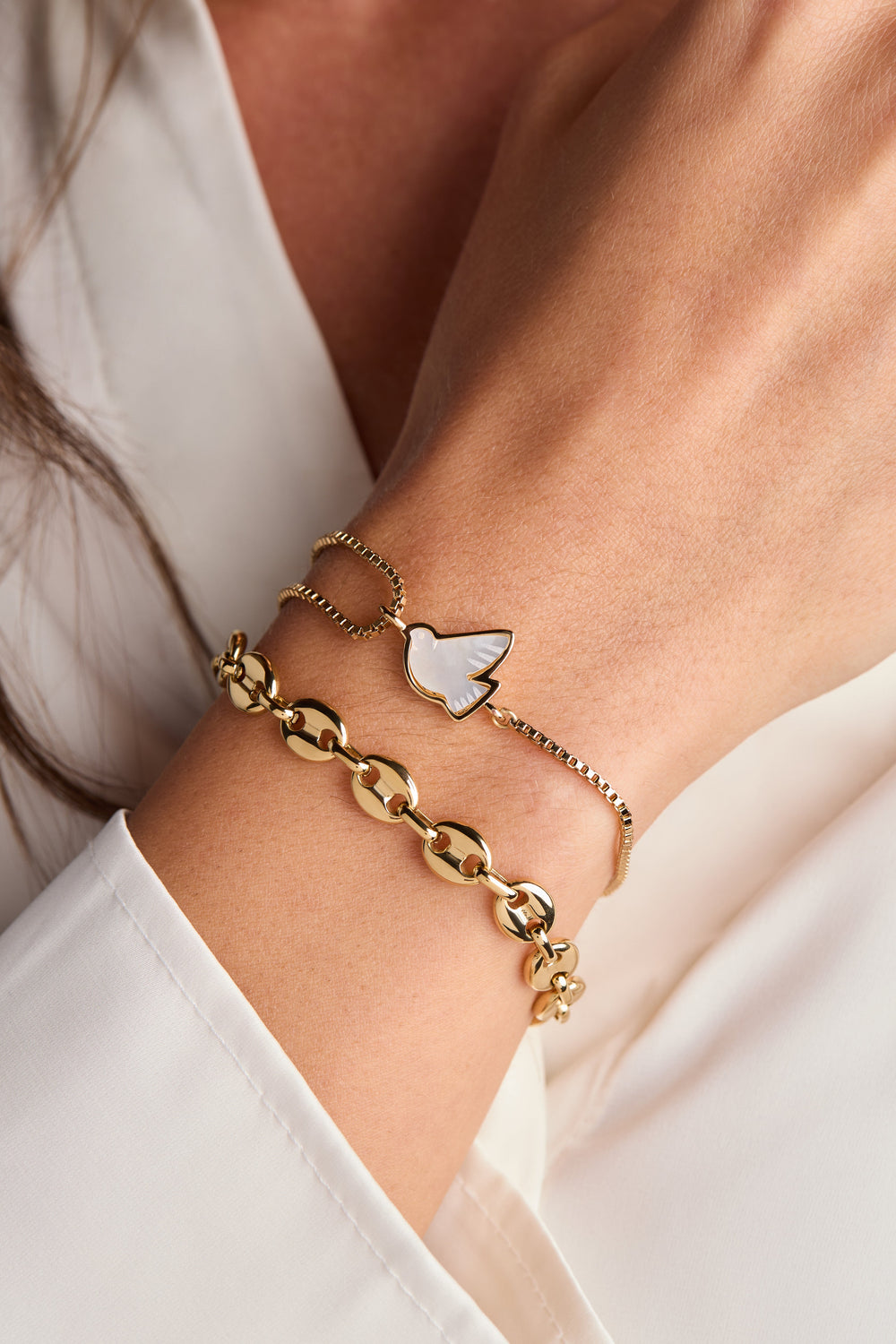 Pearlized Dove 'Peace' Pull Chain Bracelet Gold | Alex and Ani