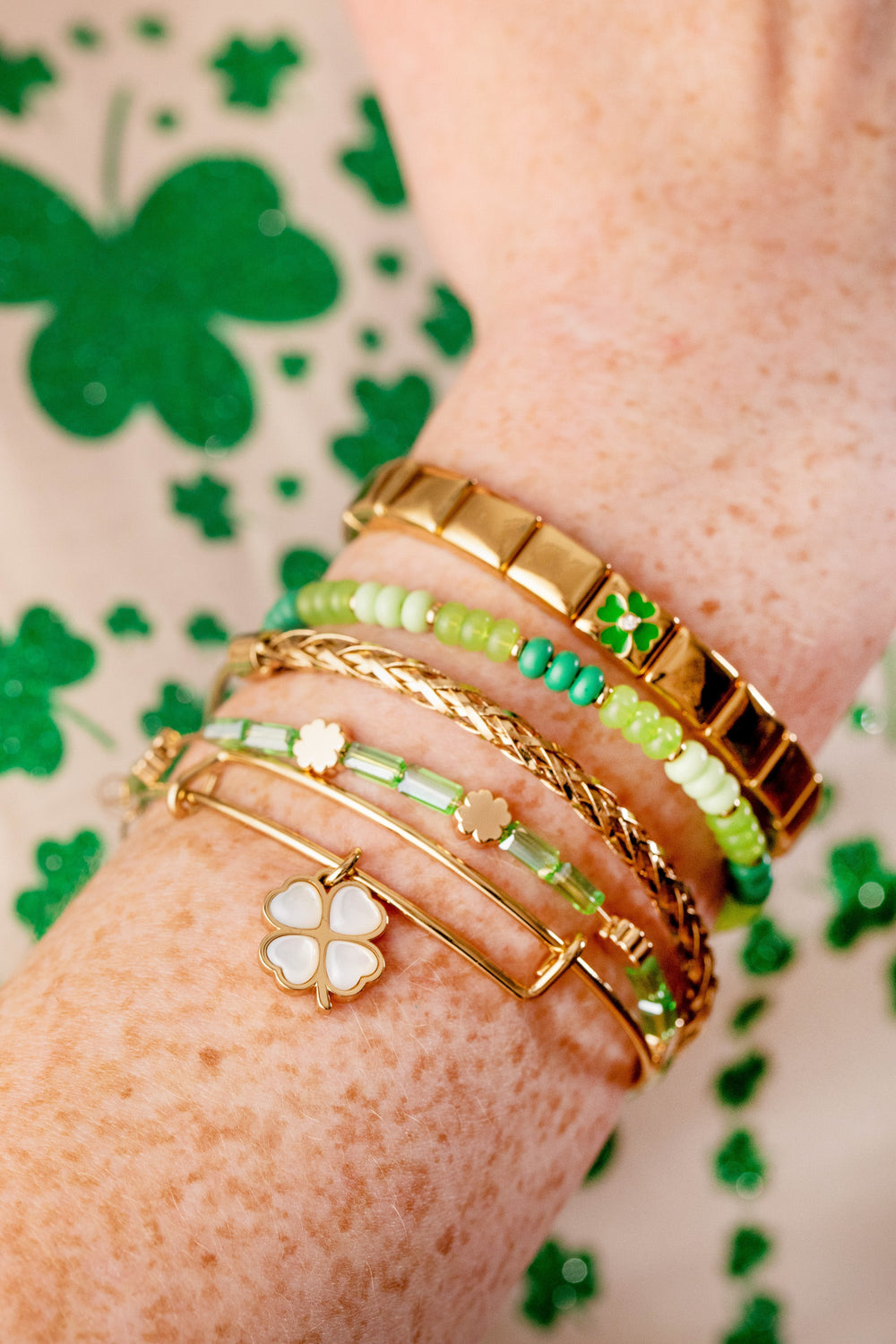 St. Patrick’s Day Stretch Bracelet Gold | Alex and Ani