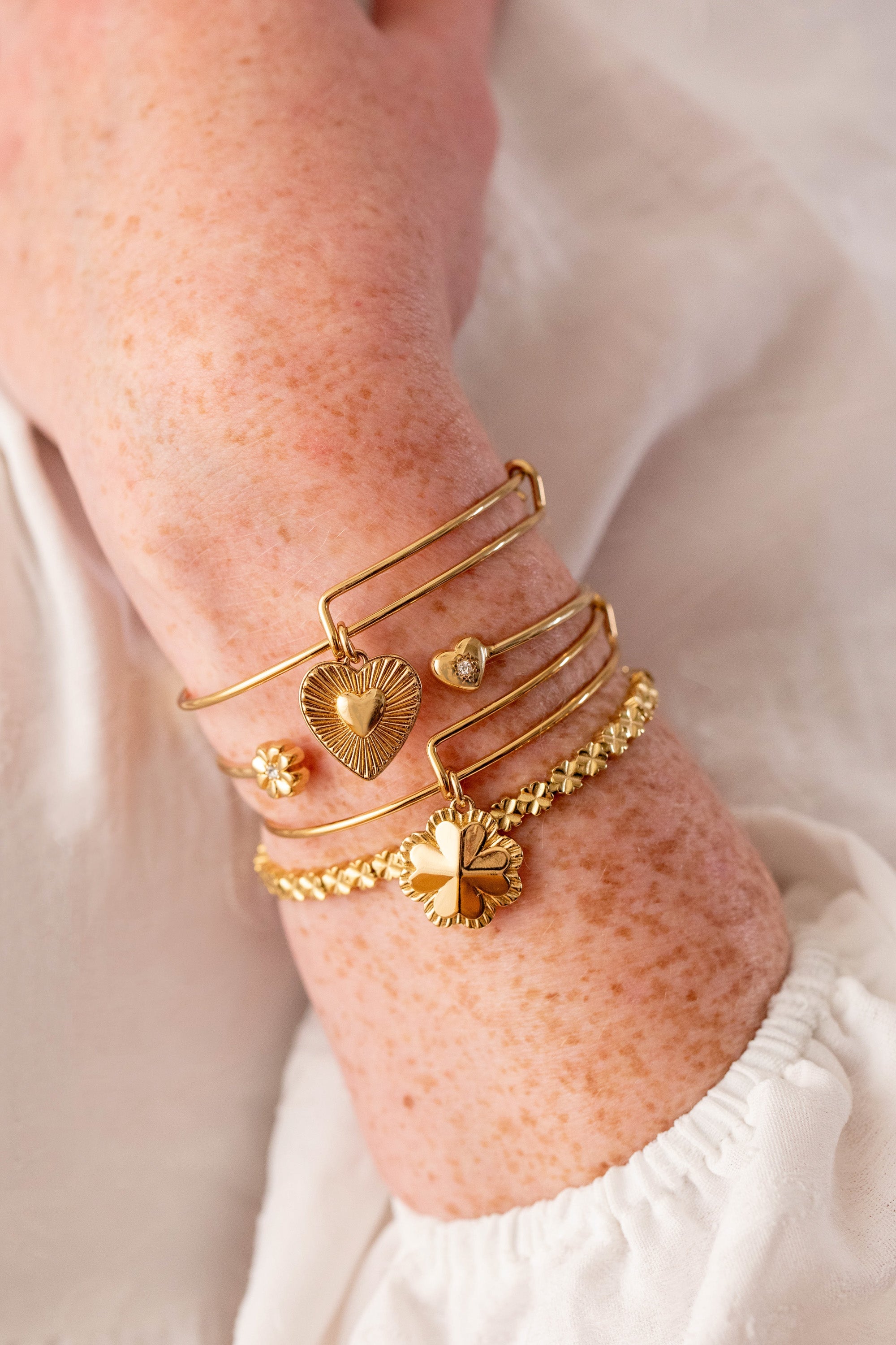Lucky Clover Charm Tennis Bracelet Stainless Steel Gold | Alex and Ani