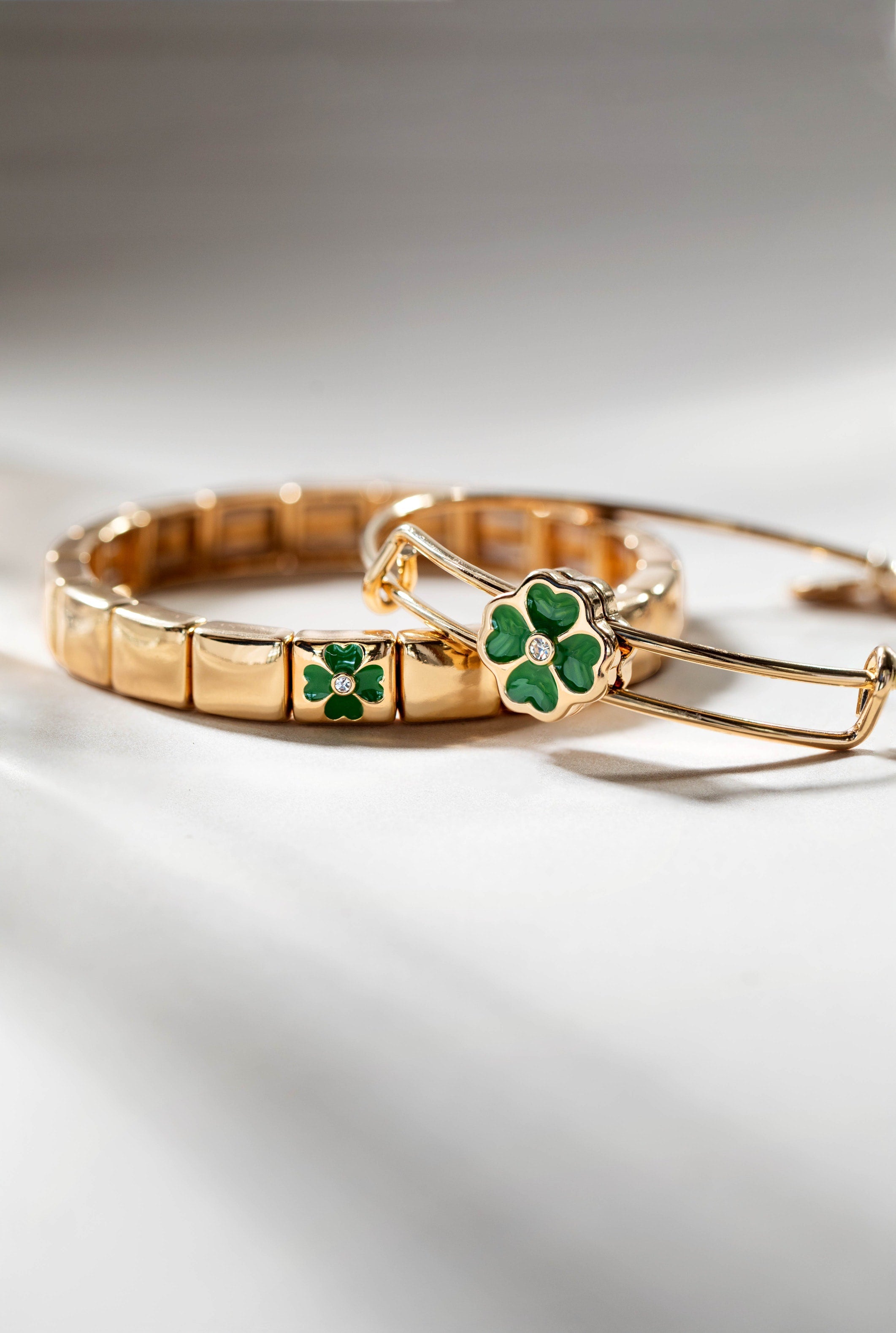 Four-Leaf Clover Slider Charm Bangle Gold | Alex and Ani