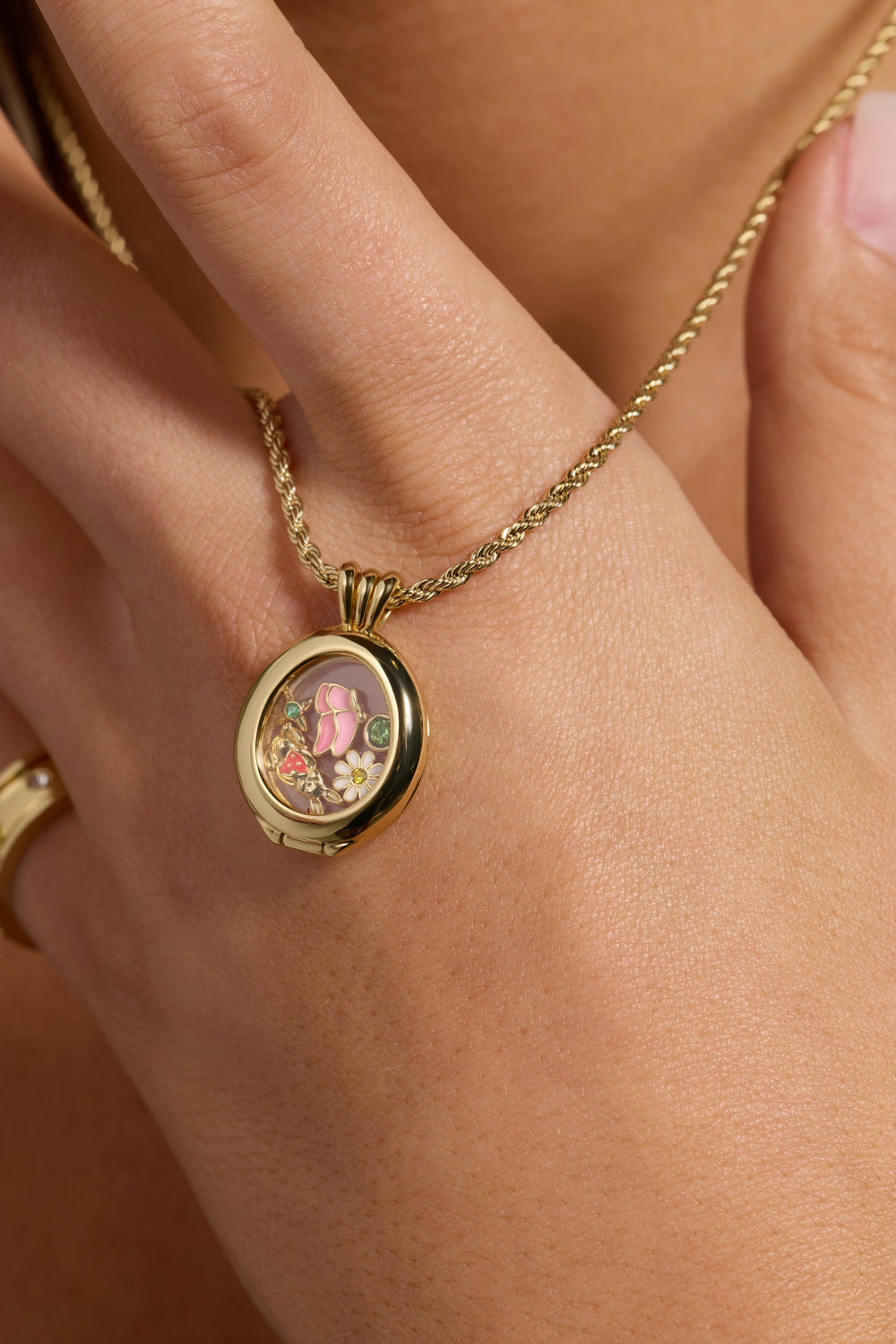 Garden Party Shaker Pendant Gold | Alex and Ani
