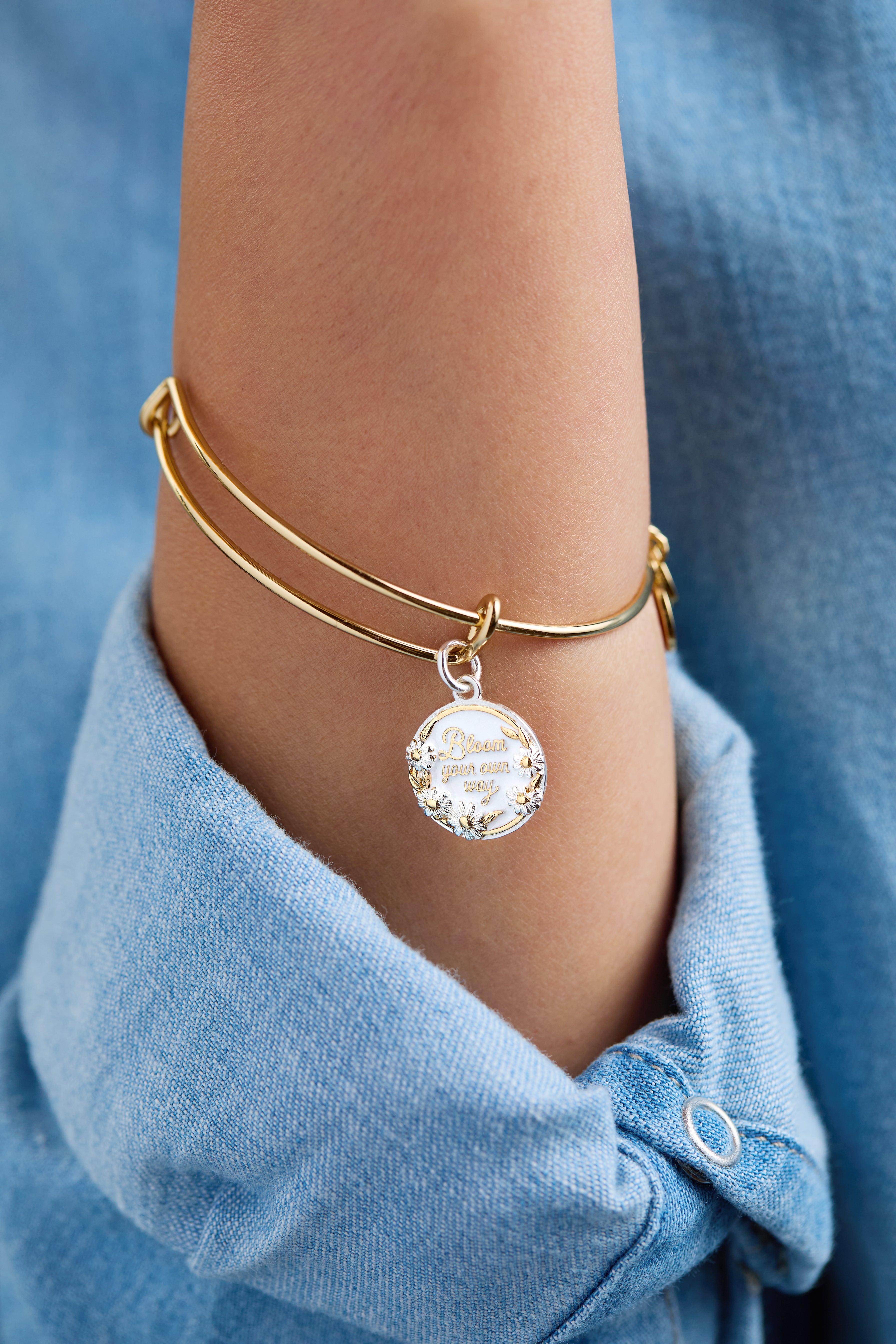 Bloom Your Own Way Bangle Gold | Alex and Ani