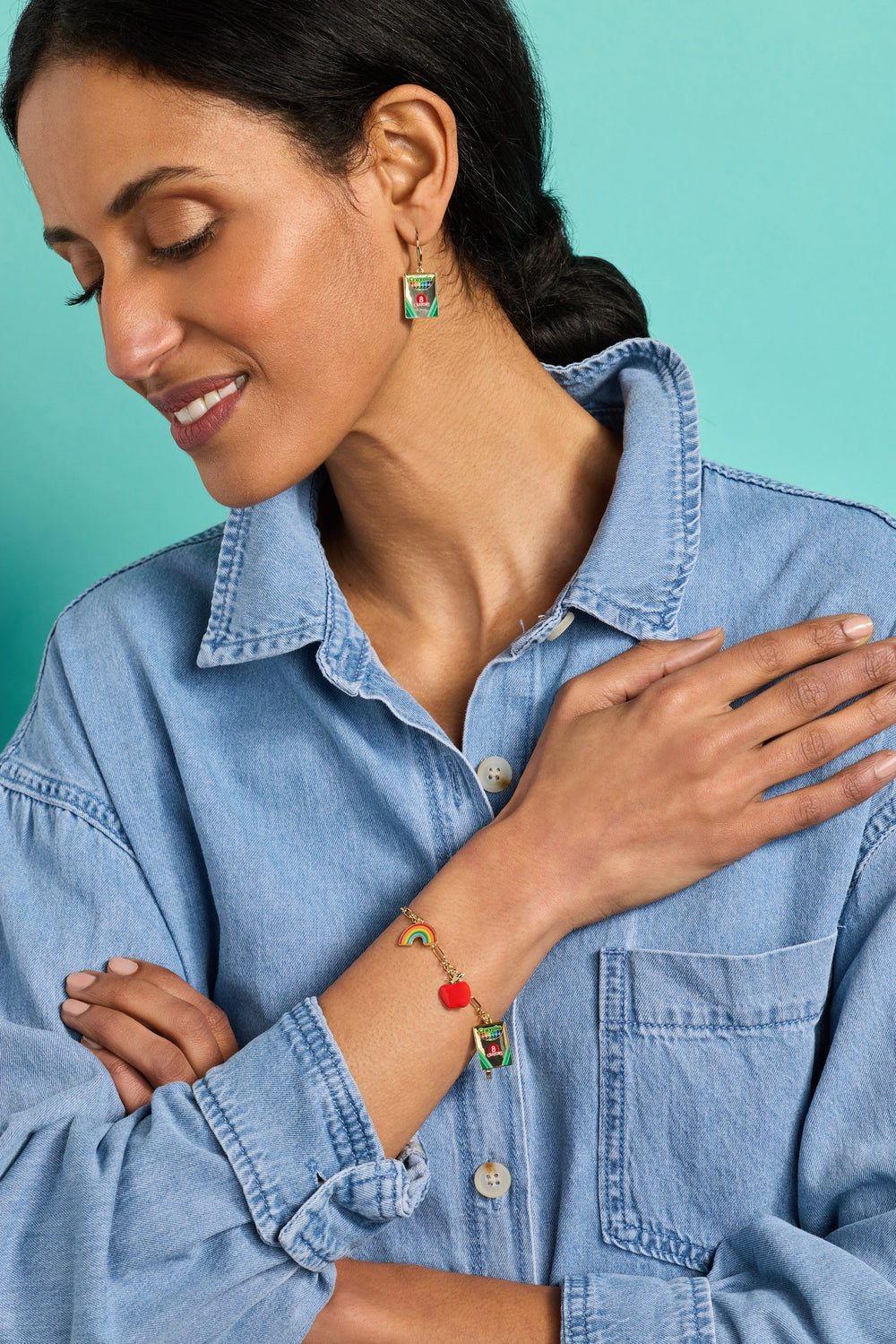 Crayola Teacher Appreciation Toggle Bracelet Gold | Alex and Ani