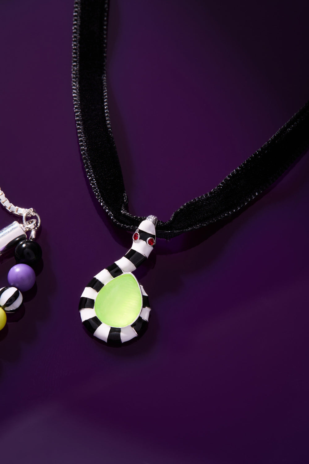 BEETLEJUICE™ Sandworm Ribbon Adjustable Pendant Silver | Alex and Ani