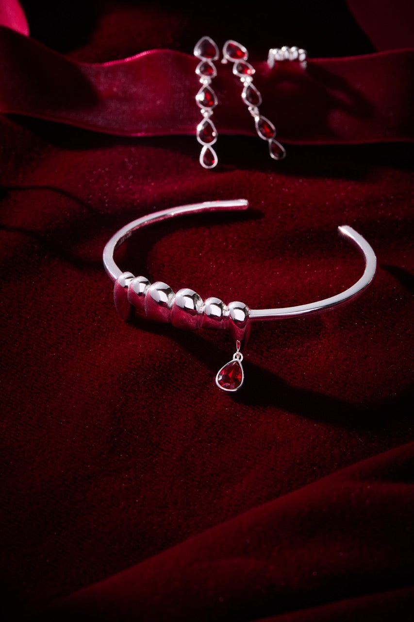 Vampire Teeth Cuff Gold | Alex and Ani