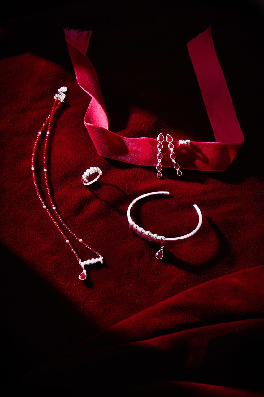 Vampire Teeth Ring Gold | Alex and Ani