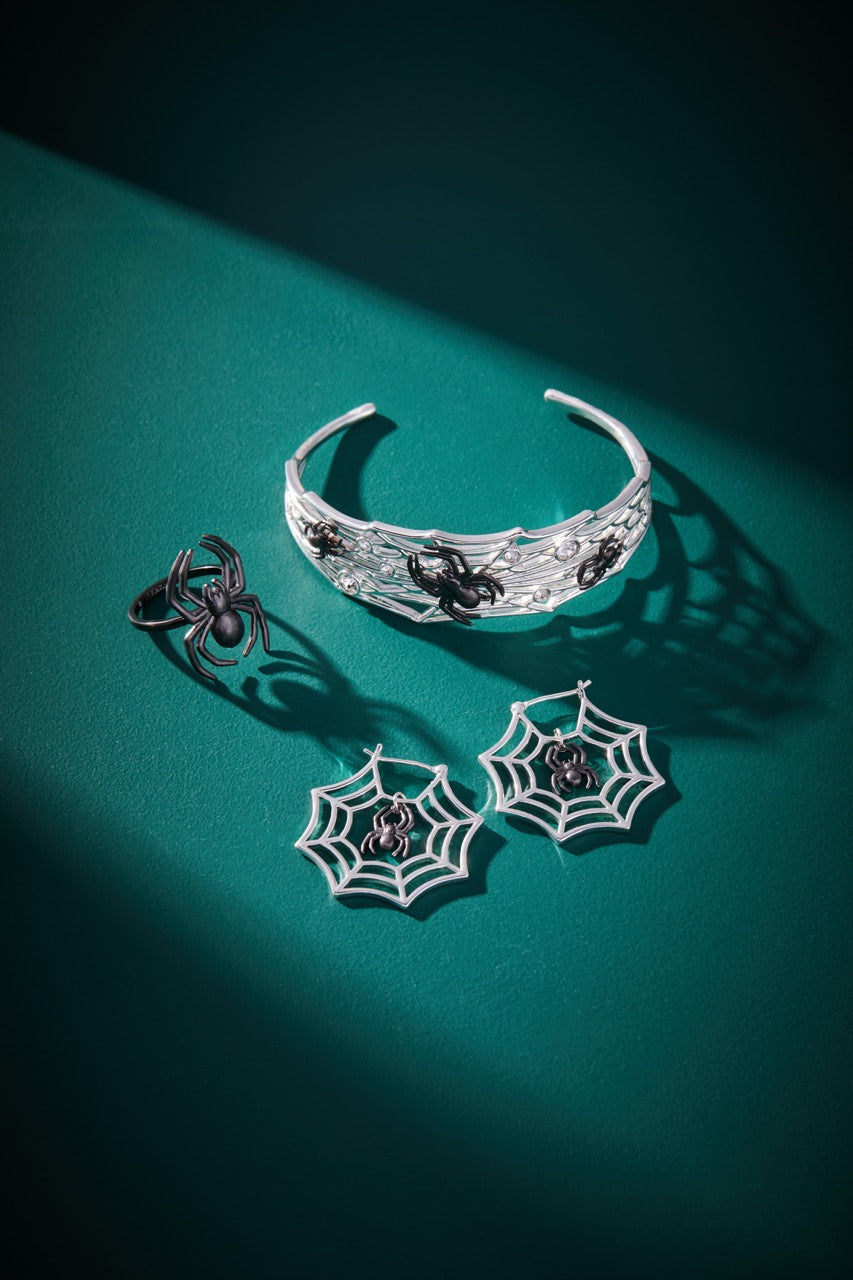 Glow in the Dark Spider Web Cuff Silver | Alex and Ani