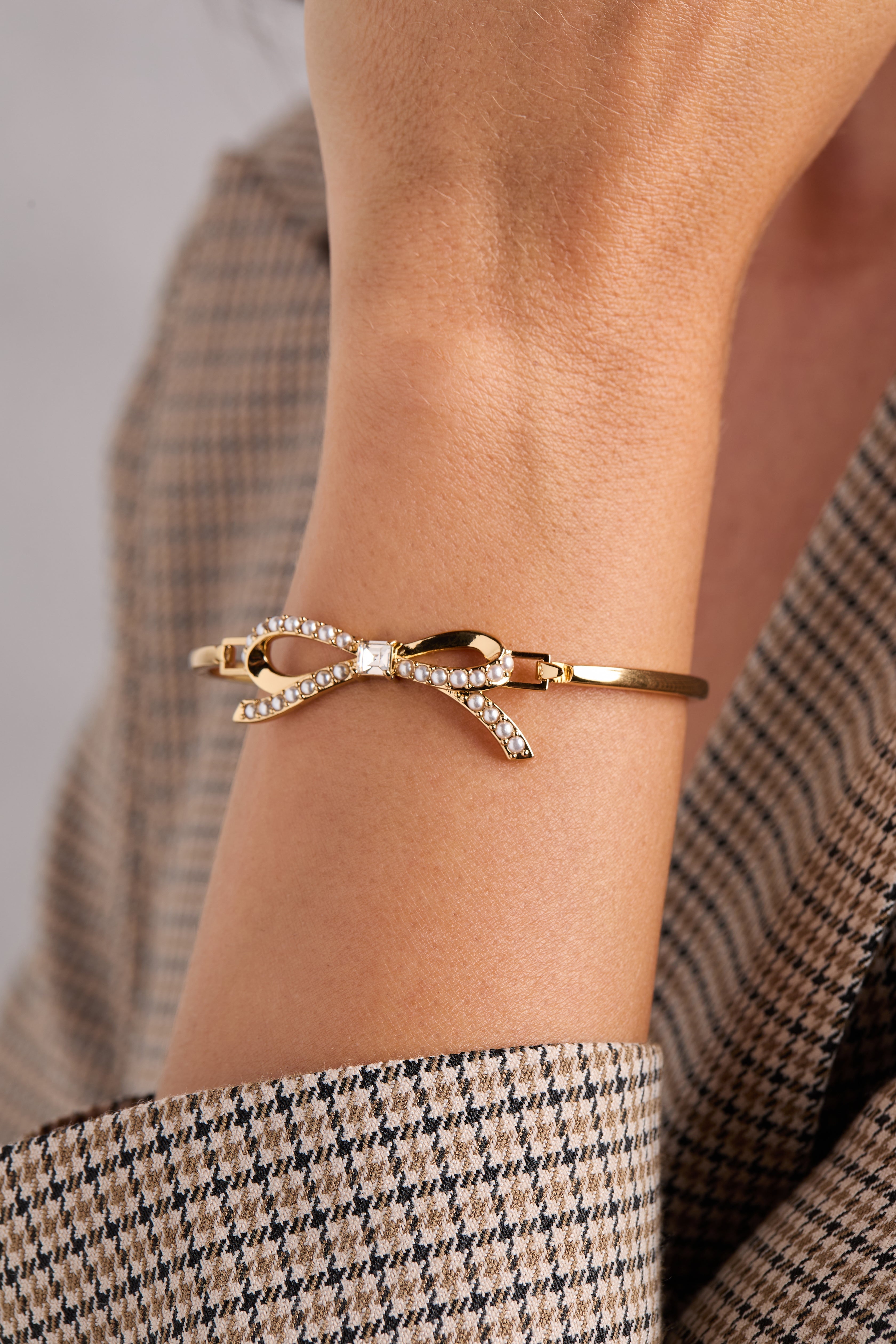 Pearl Coquette Tension Bangle Gold | Alex and Ani