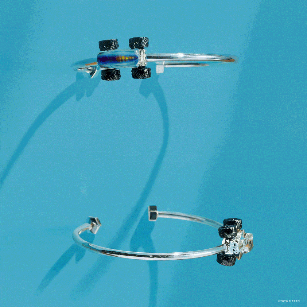 Hot Wheels™ Tiger Shark Moveable Cuff Silver | Alex and Ani
