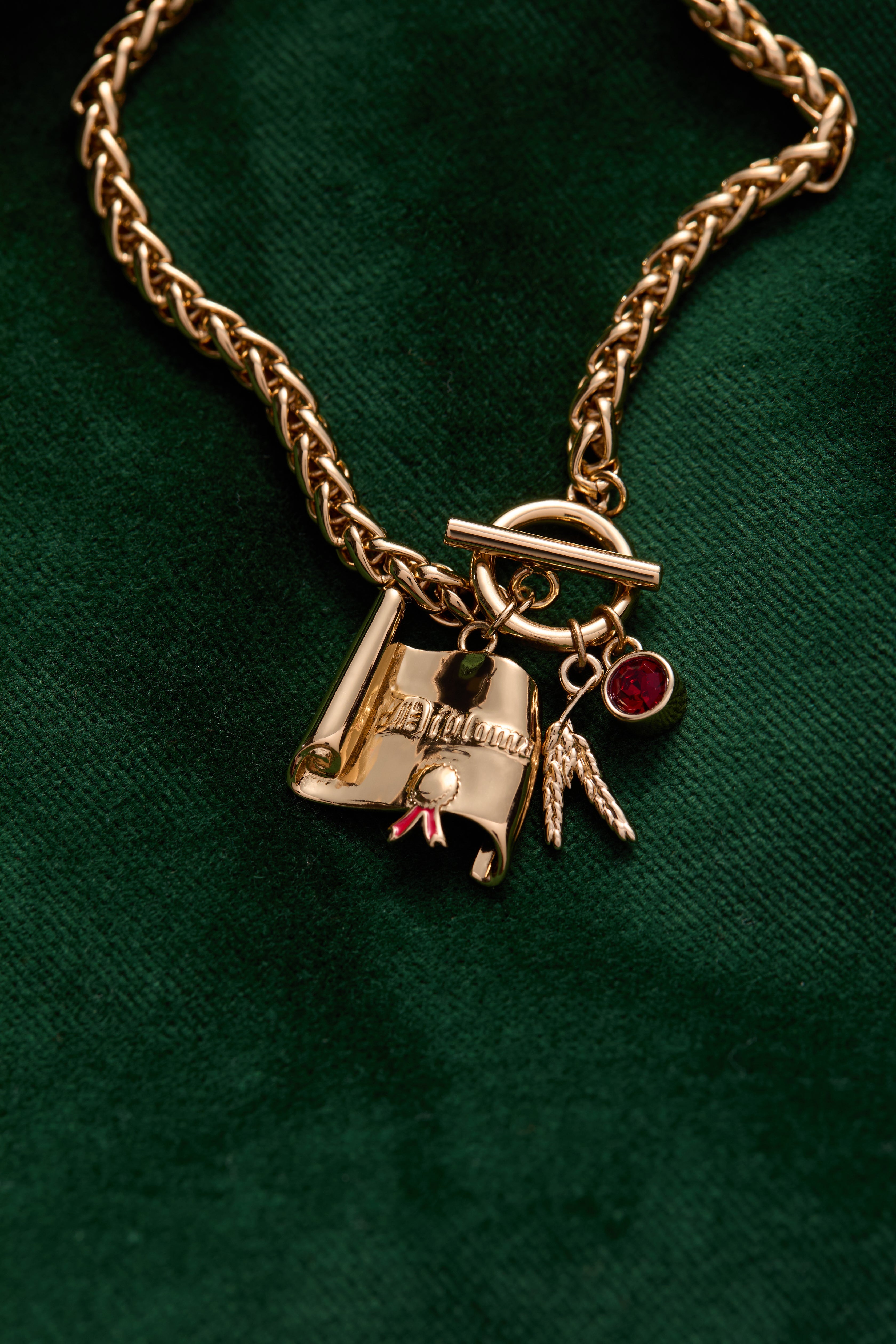 The Wizard of Oz™ Scarecrow Toggle Bracelet Gold | Alex and Ani
