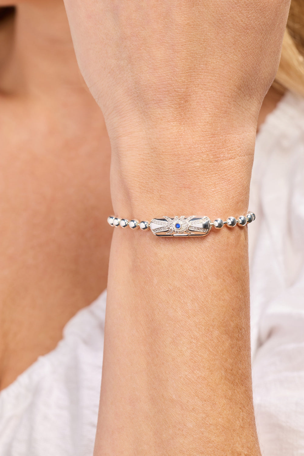 Evil Eye Barrel Closure Bracelet Gold | Alex and Ani