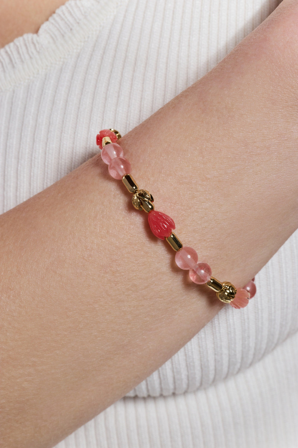 Tulip Cherry Quartz Stretch Bracelet Gold | Alex and Ani