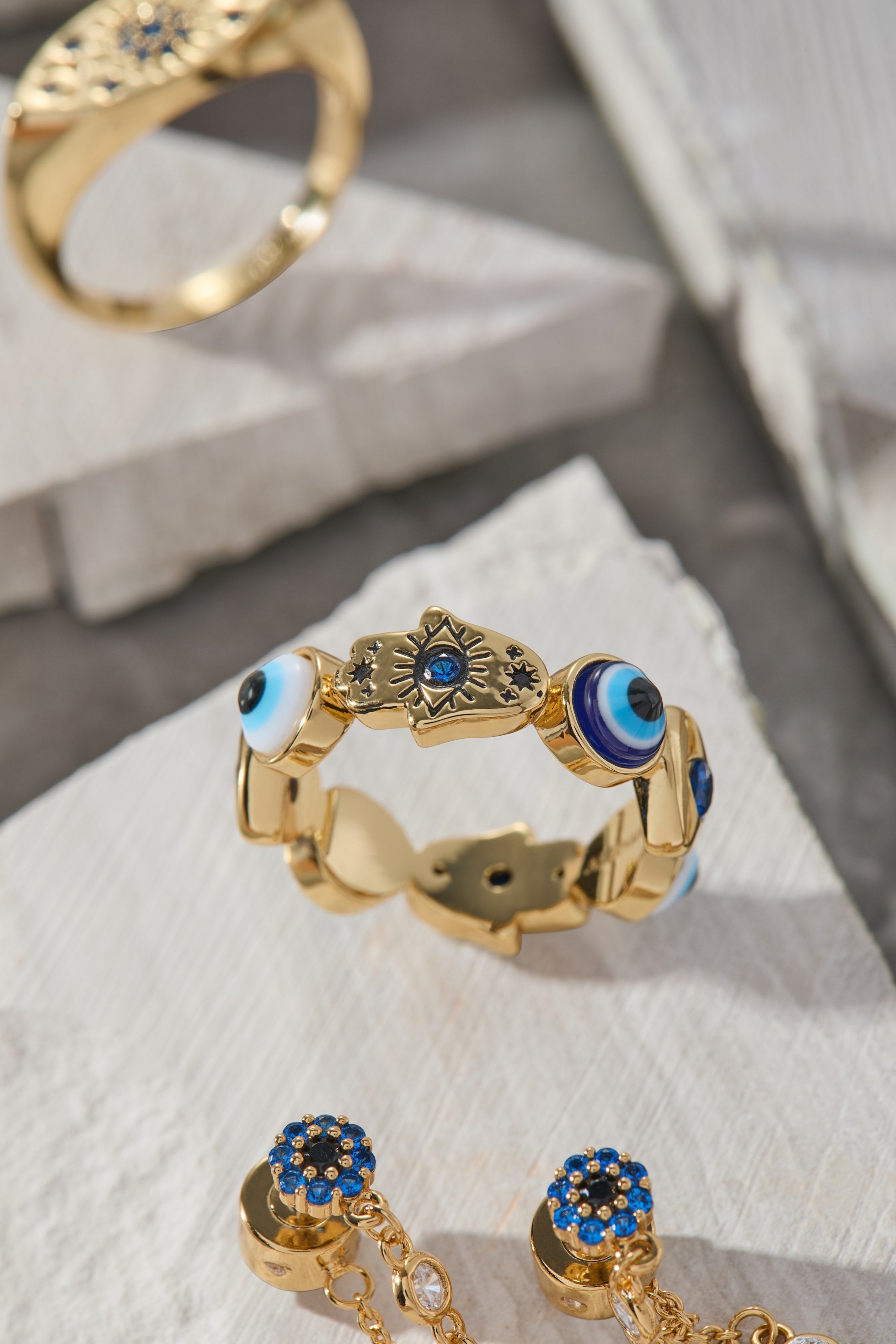 SOM - Evil Eye Band Ring Gold | Alex and Ani