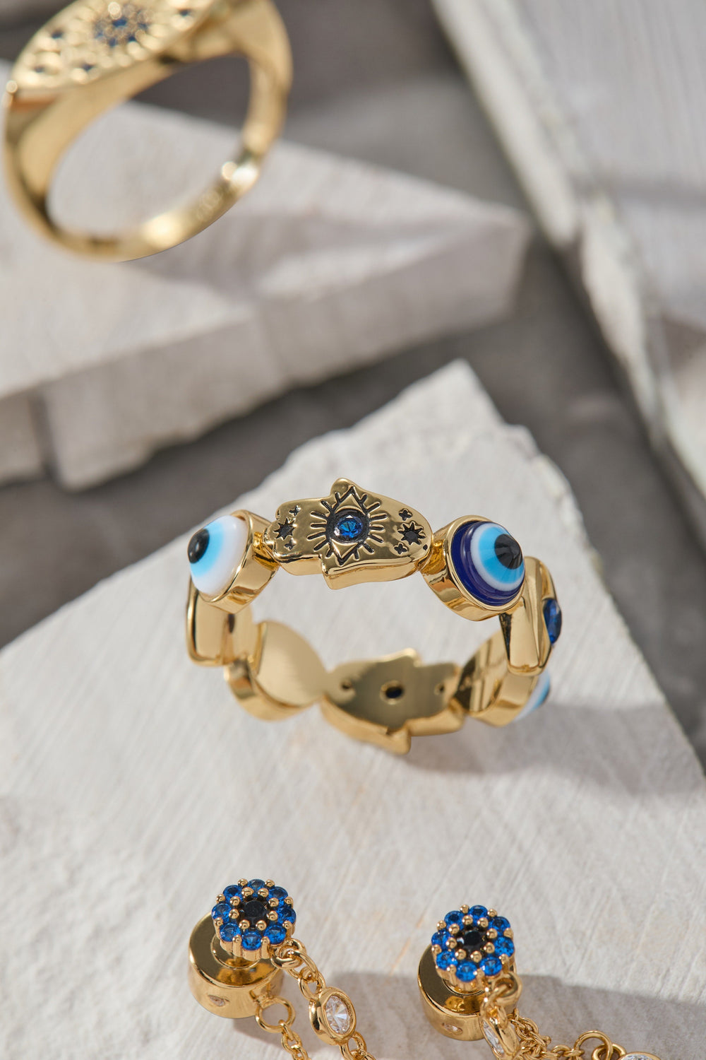 SOM - Evil Eye Band Ring Gold | Alex and Ani