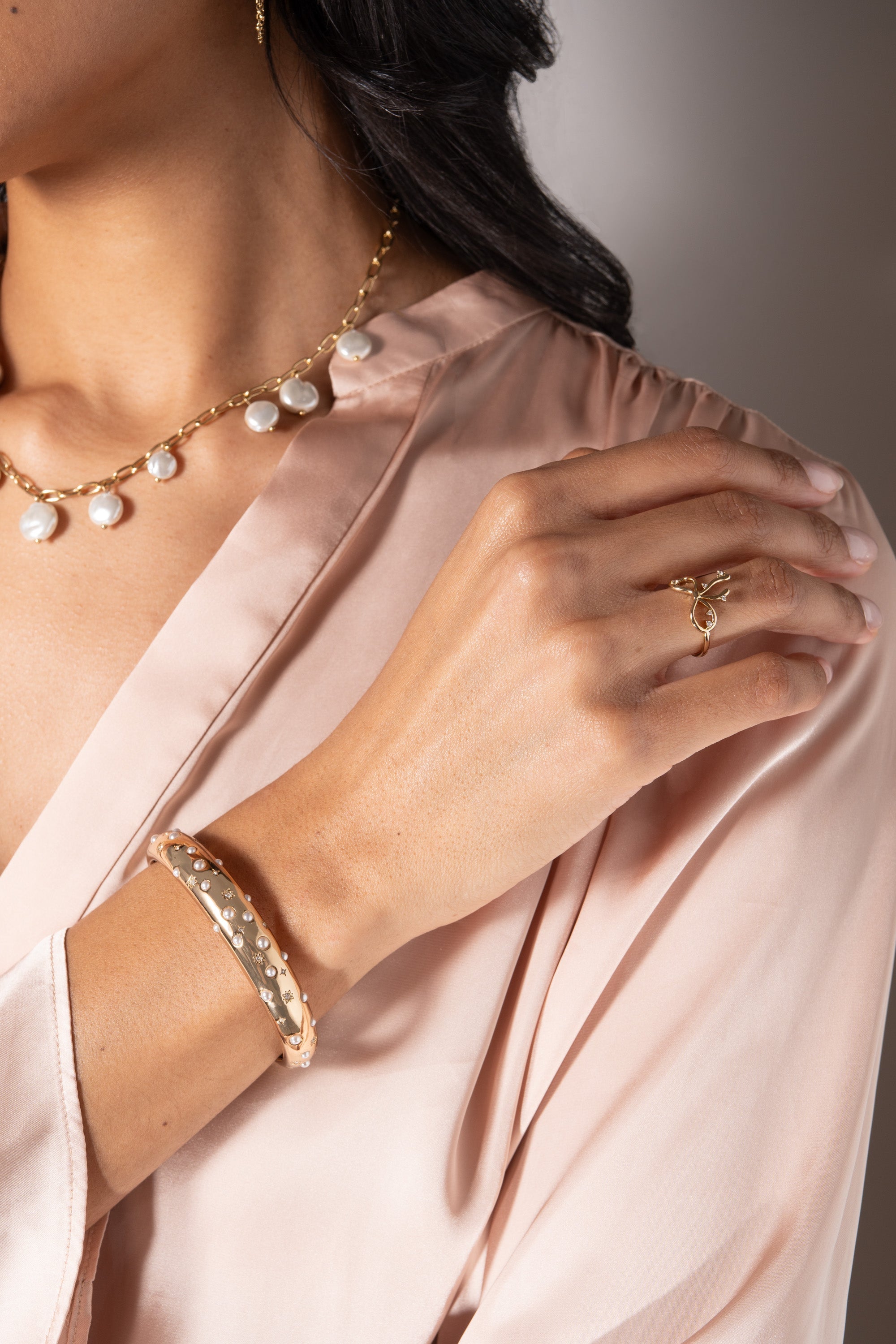 Coquette Bow Ring Shiny Gold | Alex and Ani