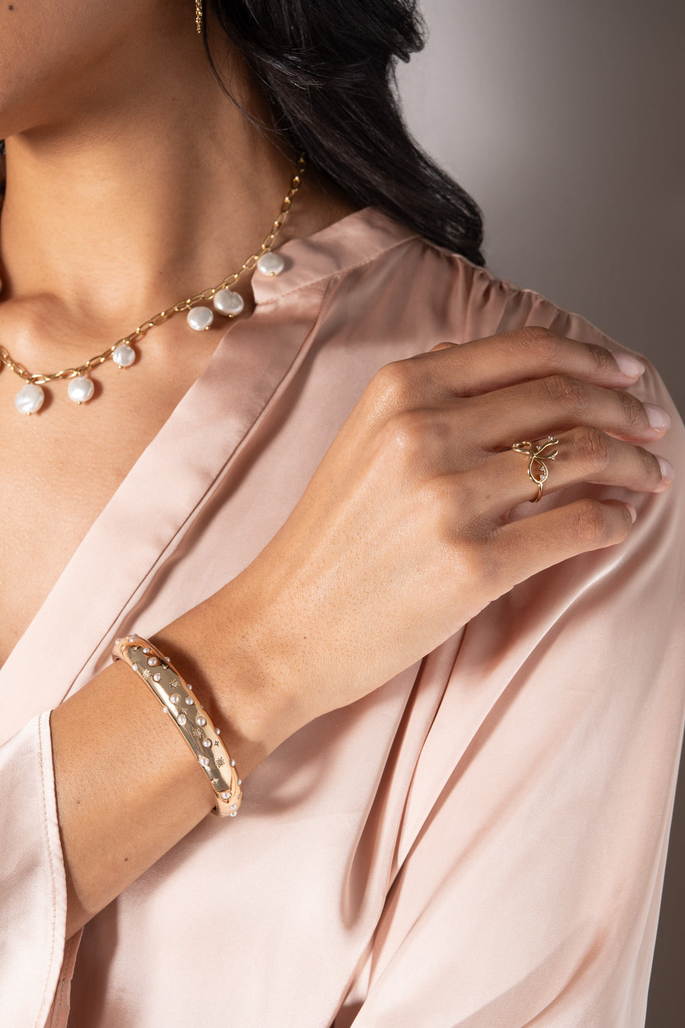 Coquette Bow Ring Shiny Gold | Alex and Ani