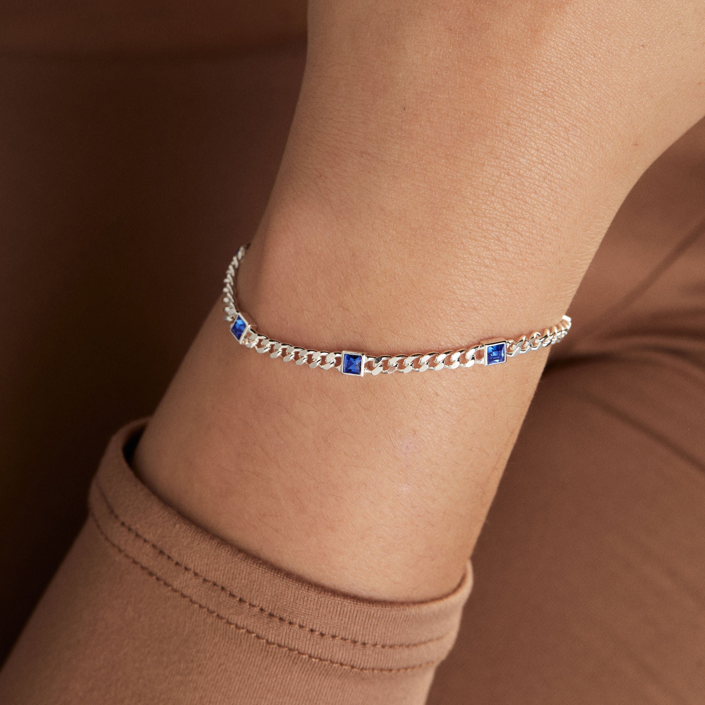 Sapphire Curb Chain Bracelet, September Birthstone Gold | Alex and Ani