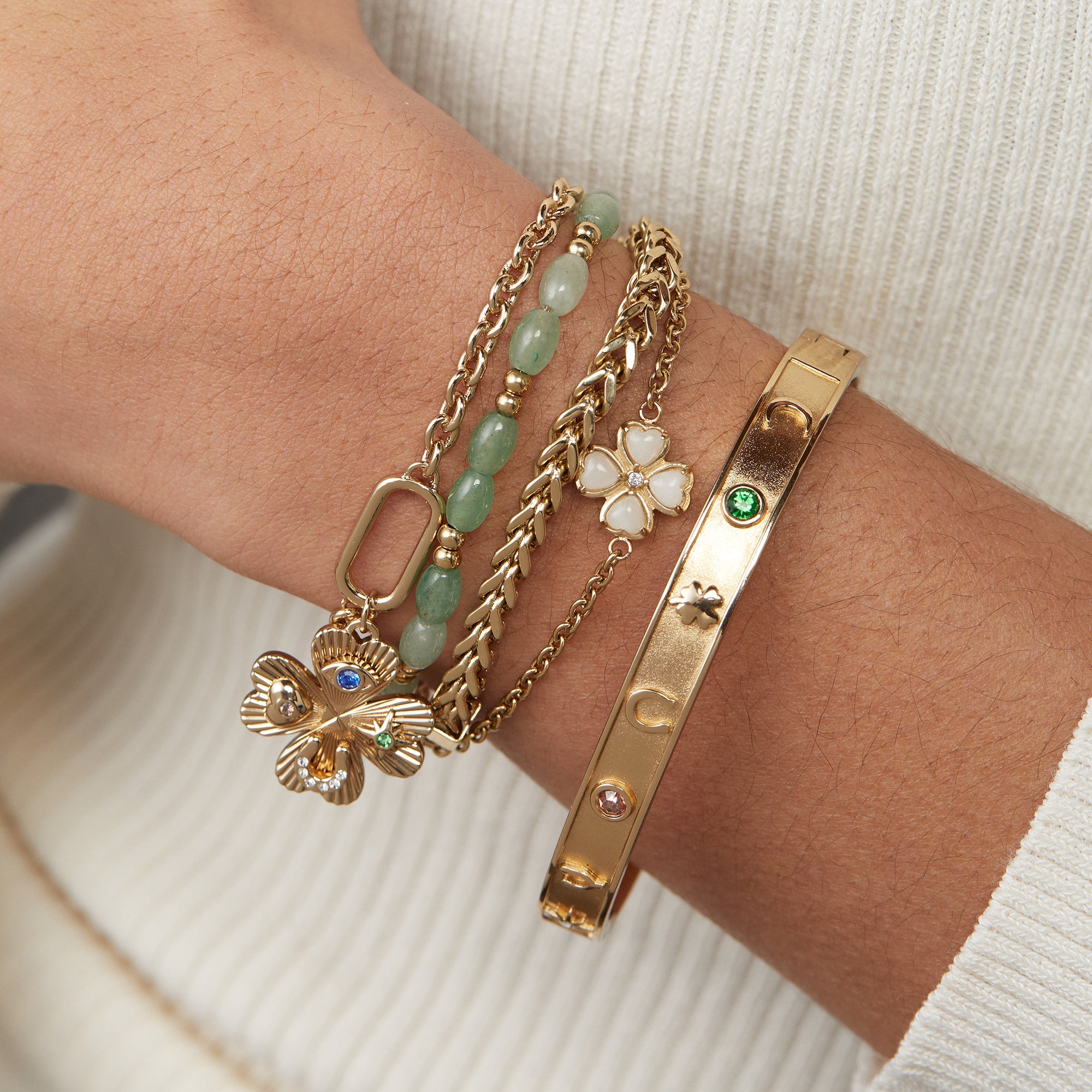Lucky Hinge Bangle Gold | Alex and Ani