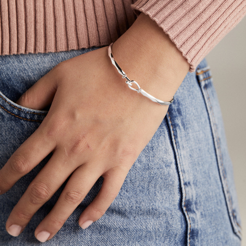 Faceted Hook Tension Bracelet Shiny Silver | Alex and Ani