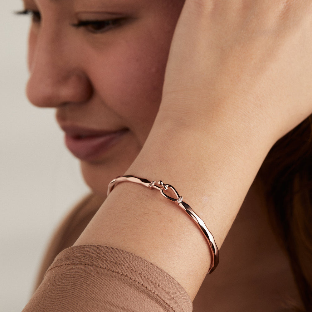 Faceted Hook Tension Bracelet Shiny Silver | Alex and Ani