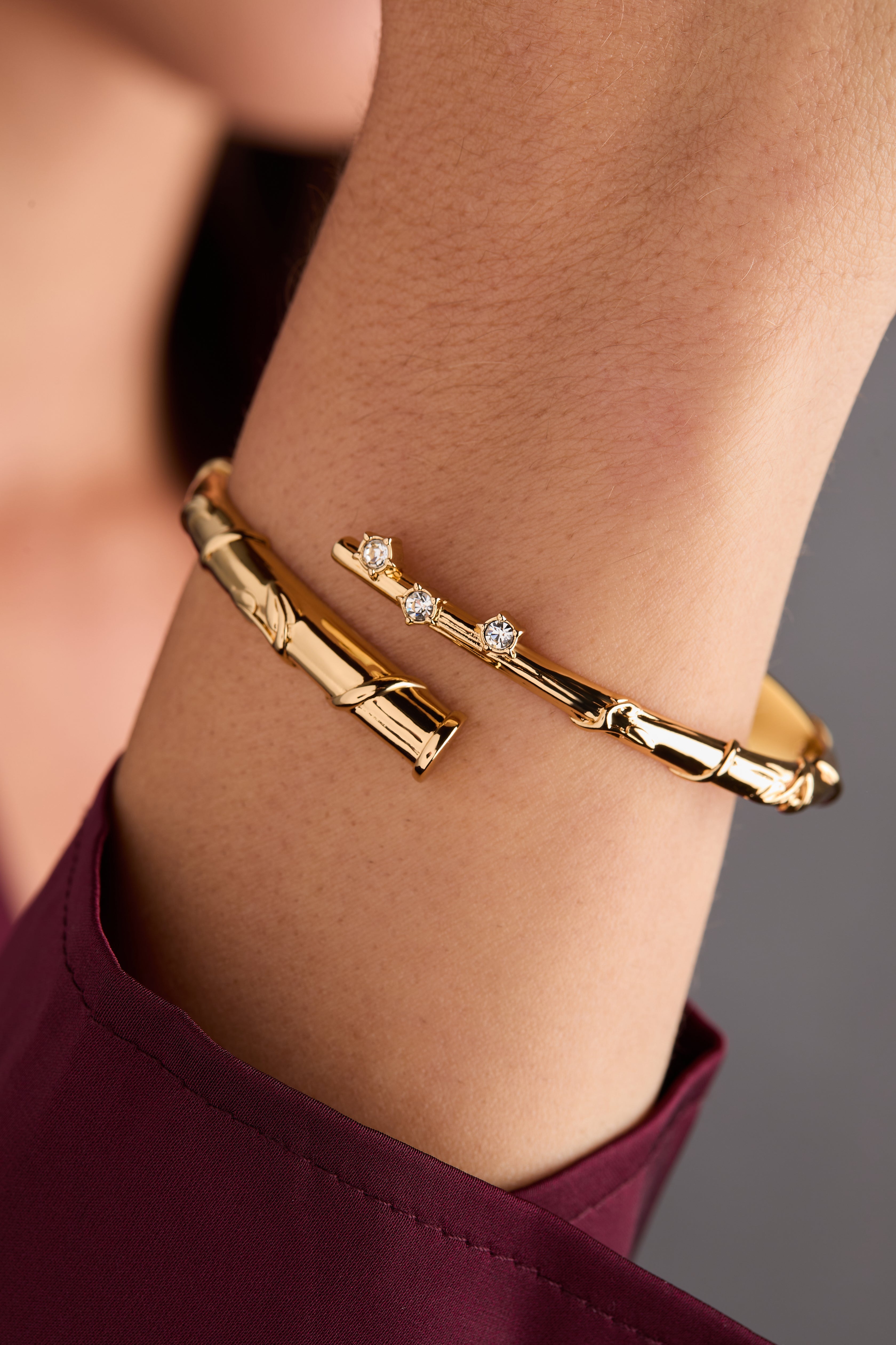 Harry Potter™ Hermione Wand Bypass Cuff Gold | Alex and Ani