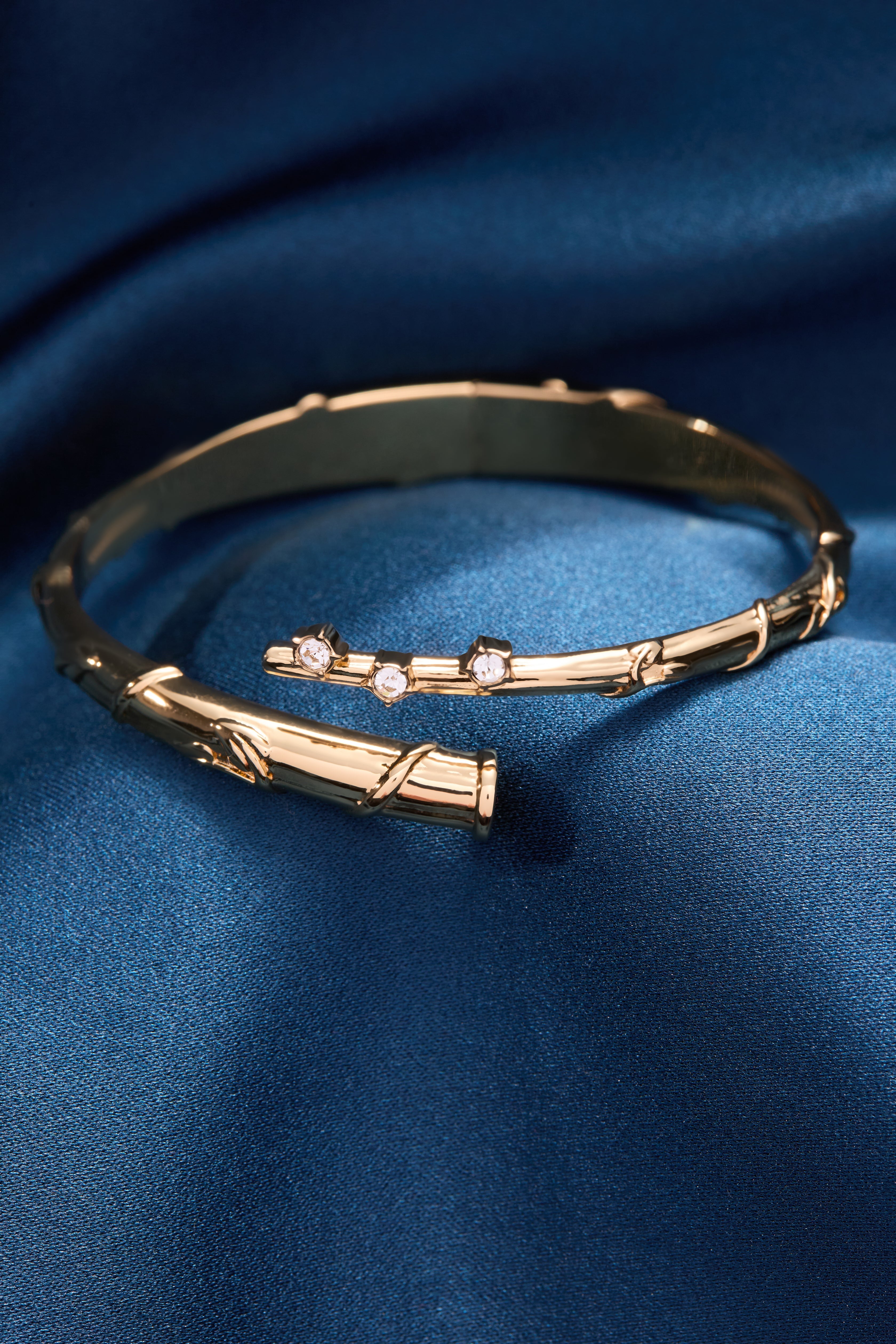 Harry Potter™ Hermione Wand Bypass Cuff Gold | Alex and Ani