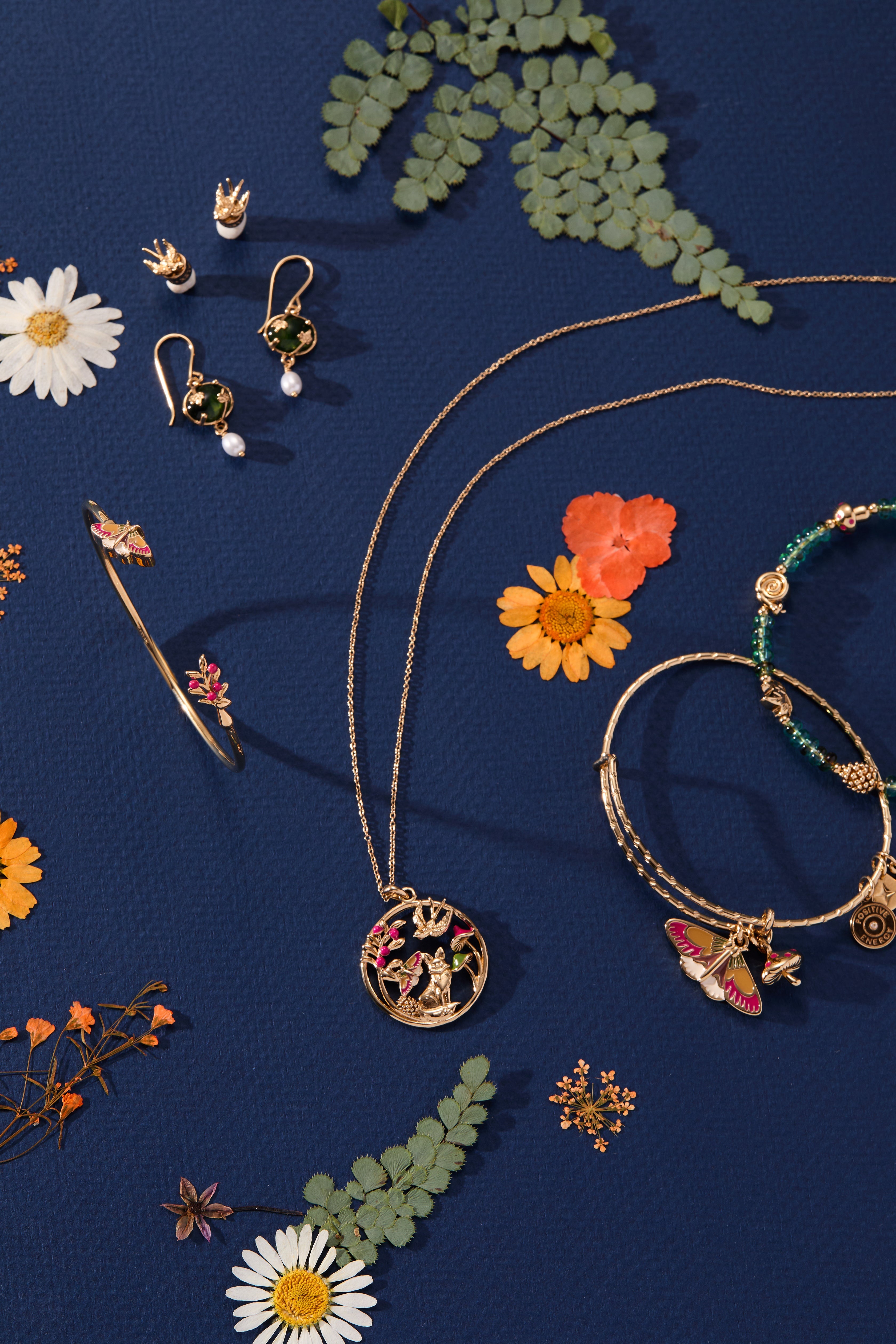 Mixed Woodland Pendant Necklace Gold | Alex and Ani