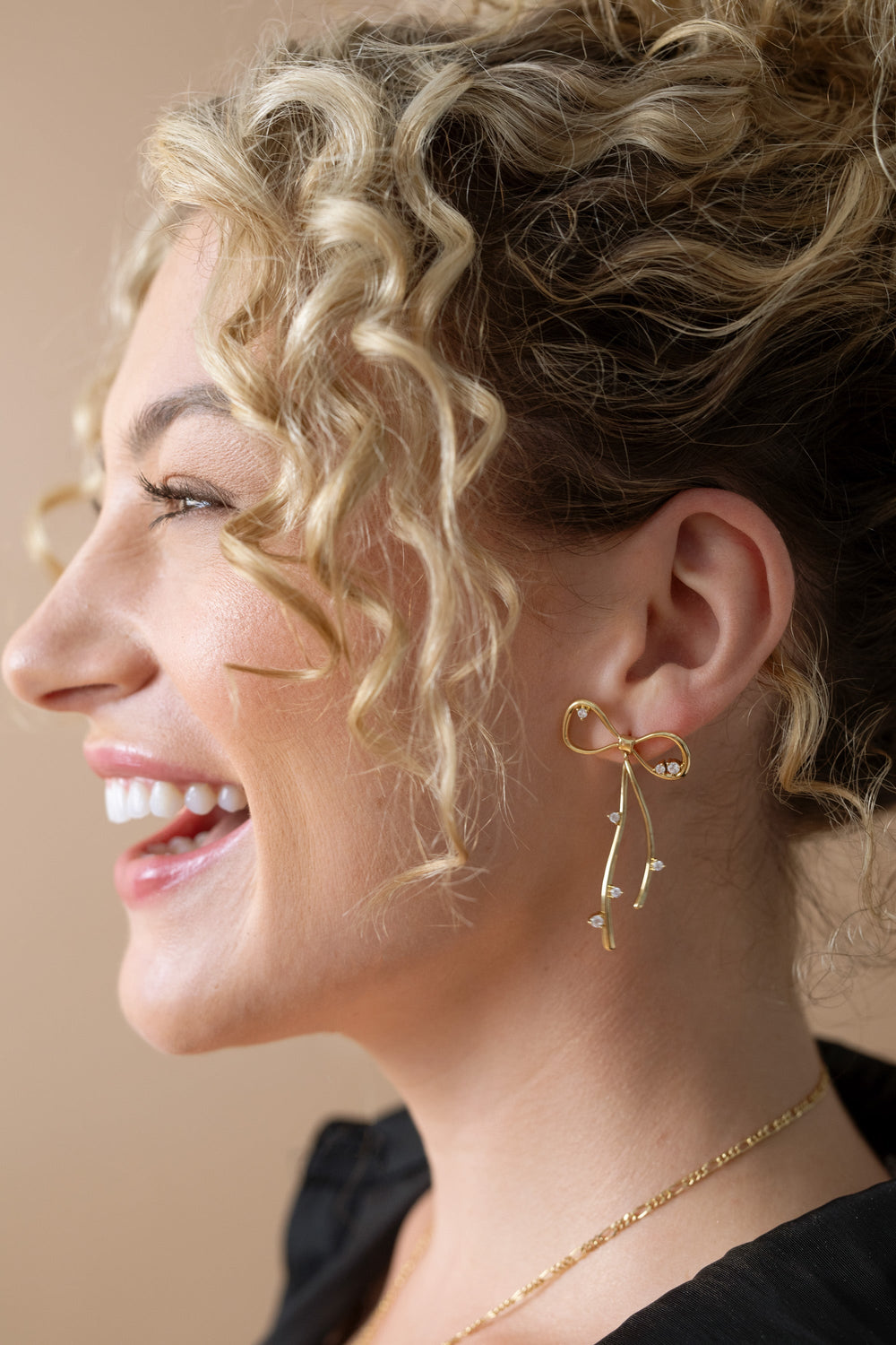 Coquette Bow Earrings Shiny Gold | Alex and Ani
