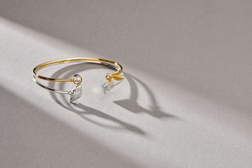 Harry Potter™ Golden Snitch + Crystal Flex Cuff Gold | Alex and Ani