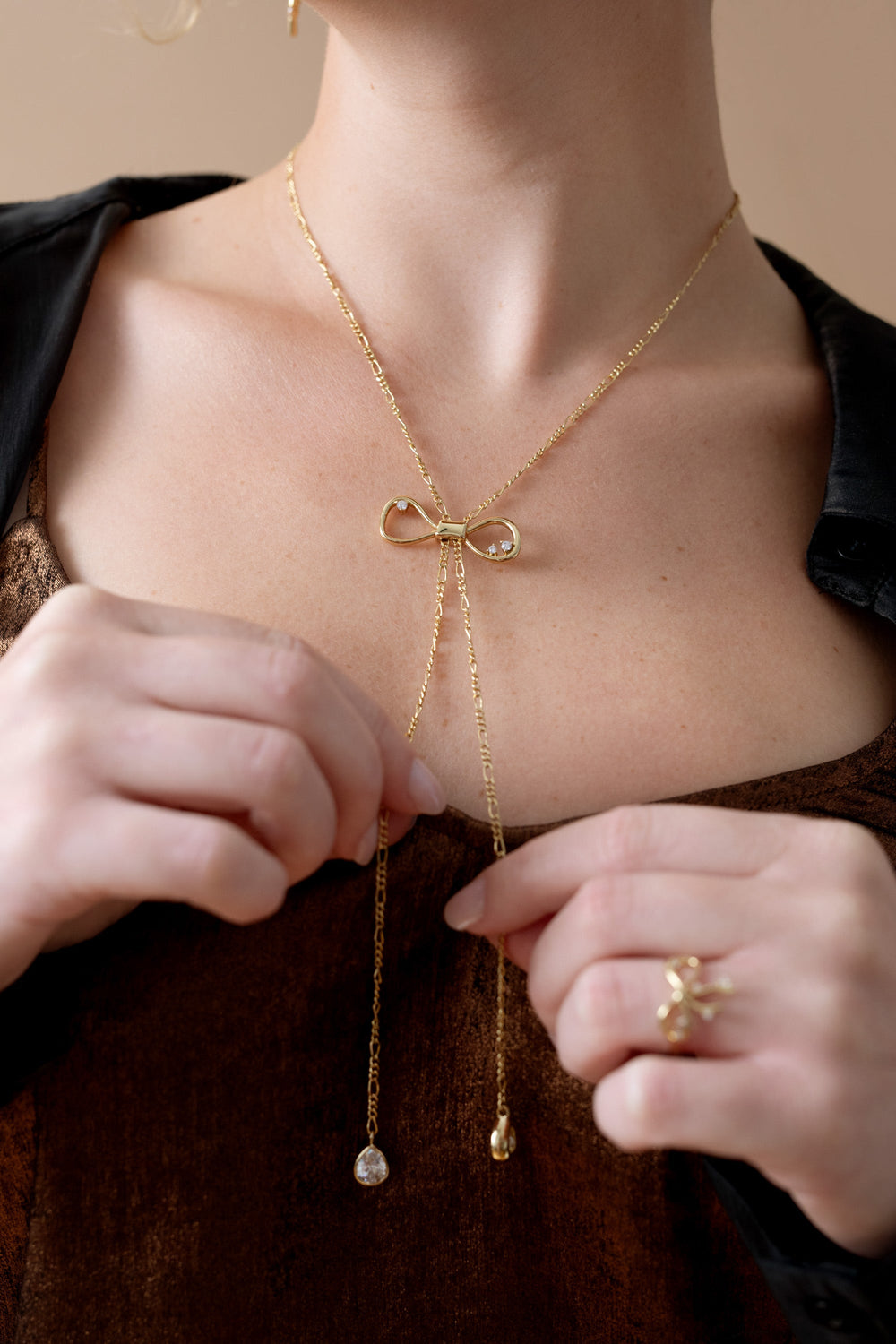 Coquette Bow Necklace Shiny Gold | Alex and Ani