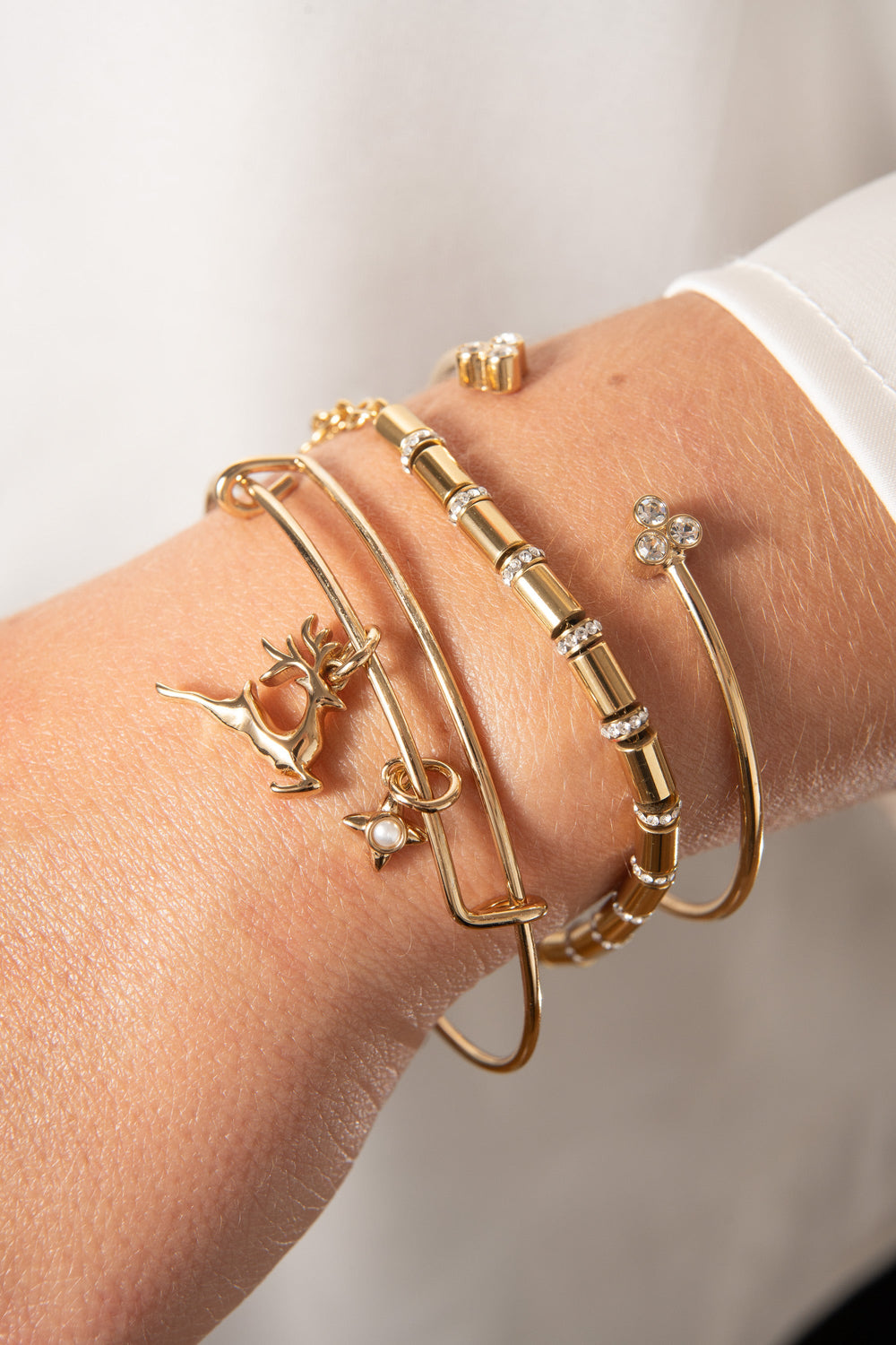 Holiday Reindeer Bangle Gold | Alex and Ani