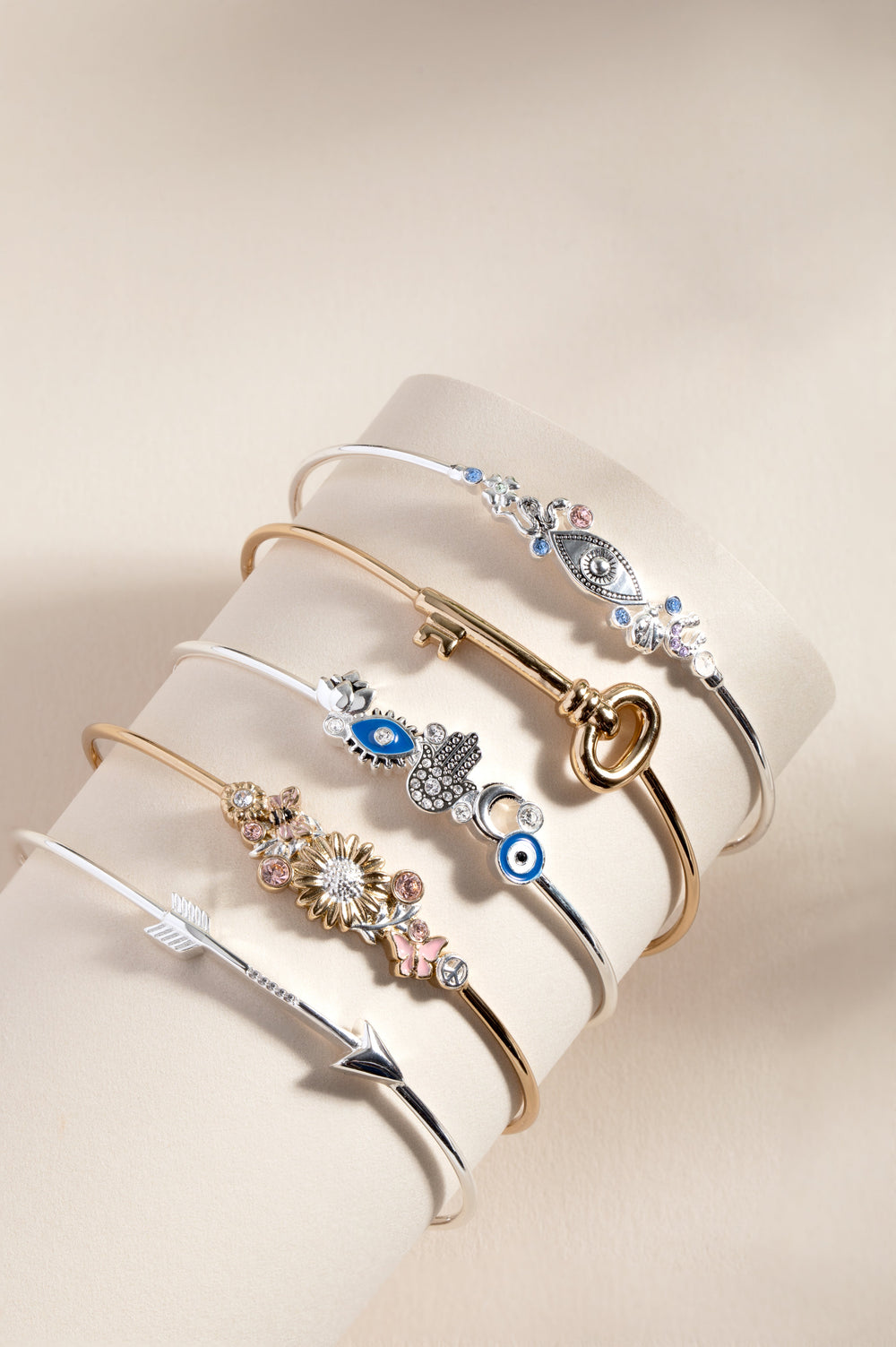 In-Line Arrow Bangle Gold | Alex and Ani
